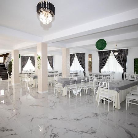 Готель Rem Garden Новачі-Страіні Екстер'єр фото