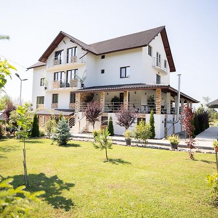 Готель Rem Garden Новачі-Страіні Екстер'єр фото